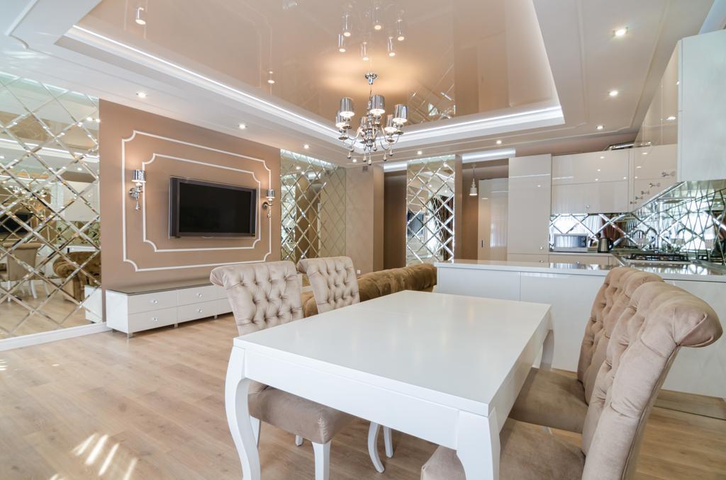 Royal Art-Deco Apartment 利沃夫 外观 照片