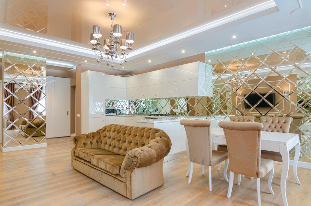 Royal Art-Deco Apartment 利沃夫 外观 照片